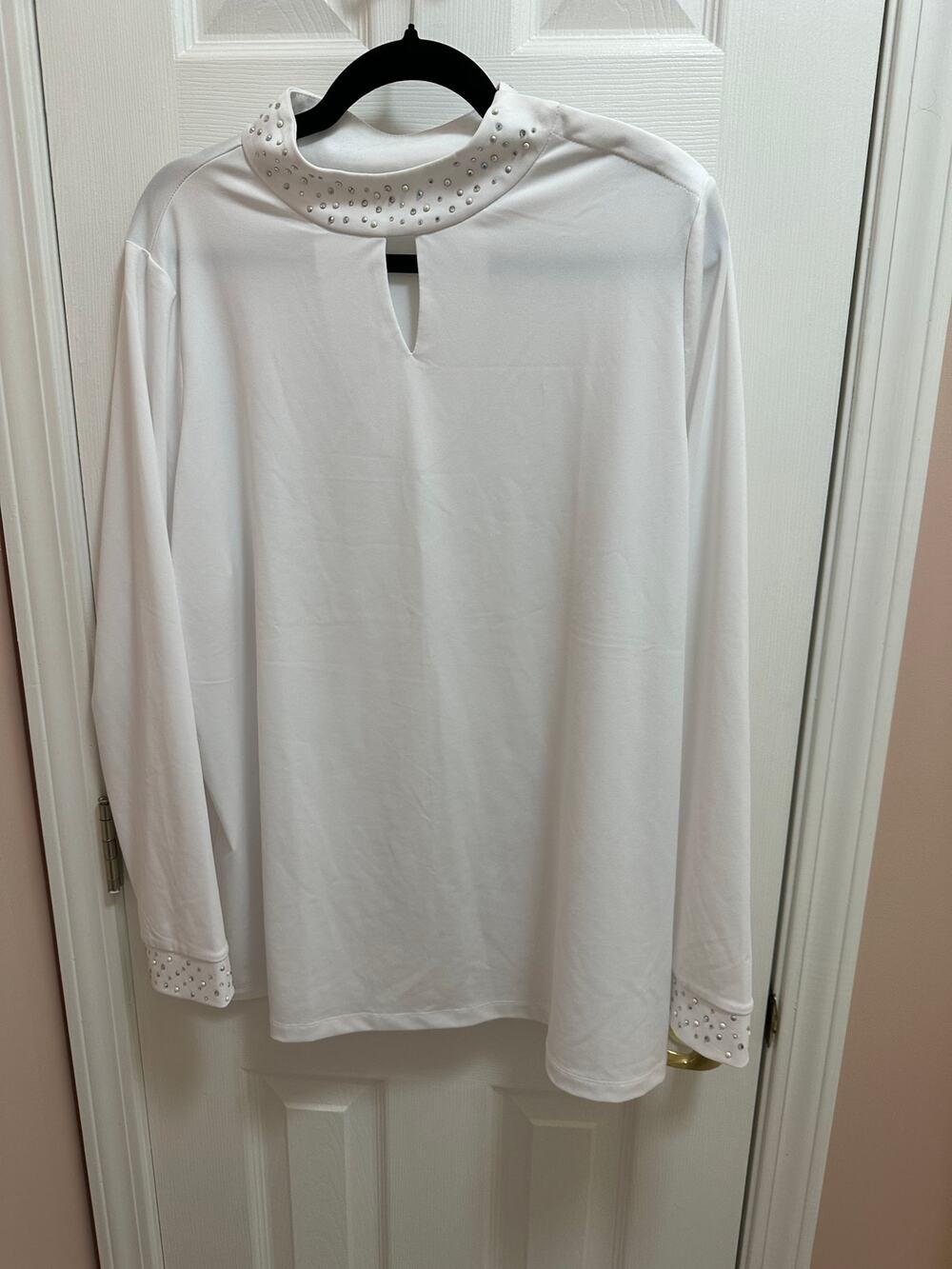 Susan Graver Long Sleeve Blouse Mock Turtle Size XL in White/ Sparkle Detailing